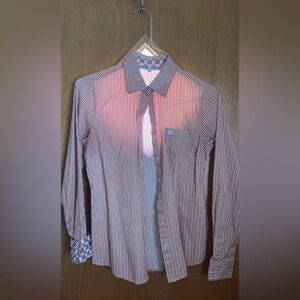 Cinch women’s button down rodeo shirt.